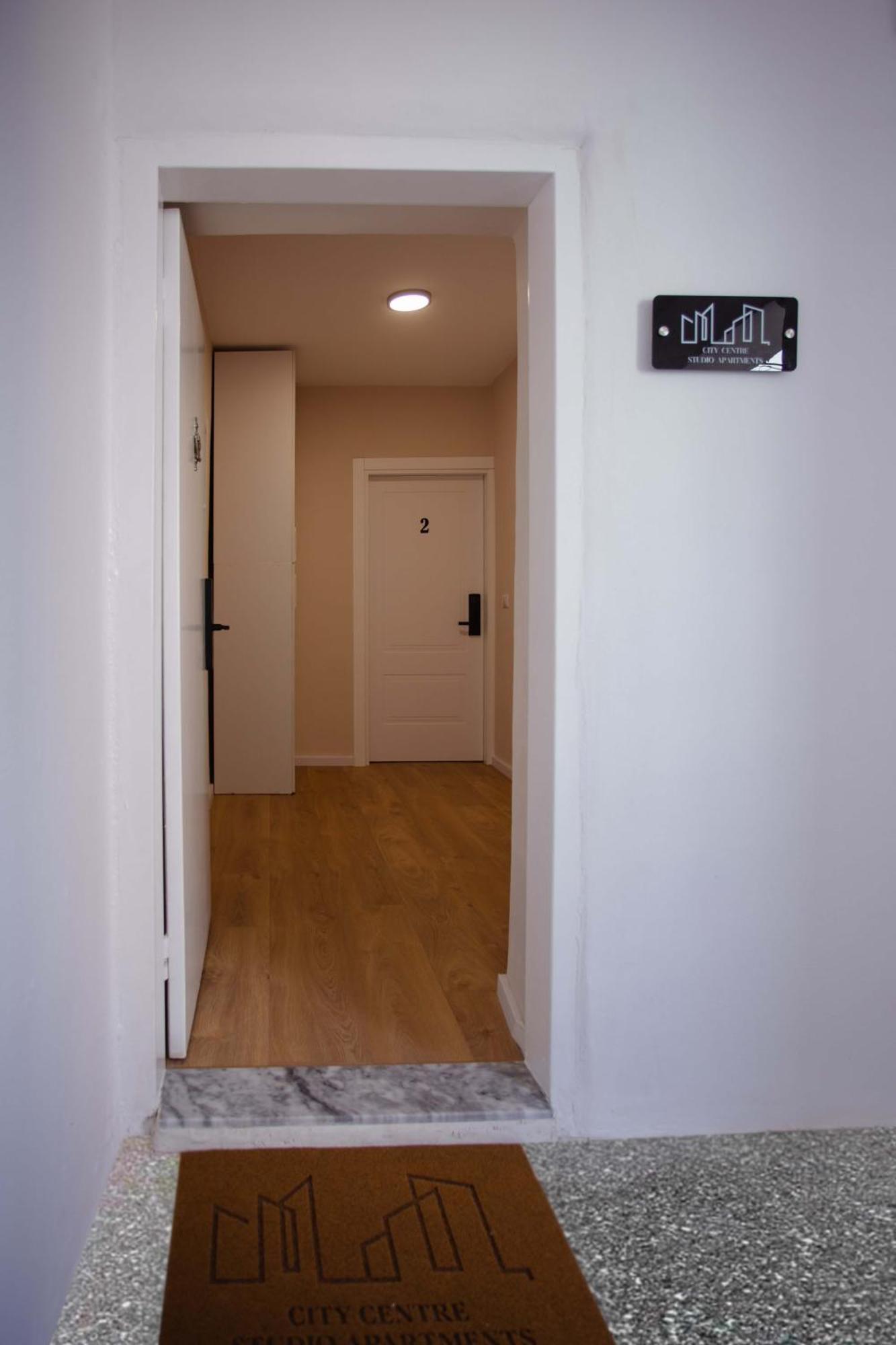 City Center Studio Apartments Shkoder Exterior photo
