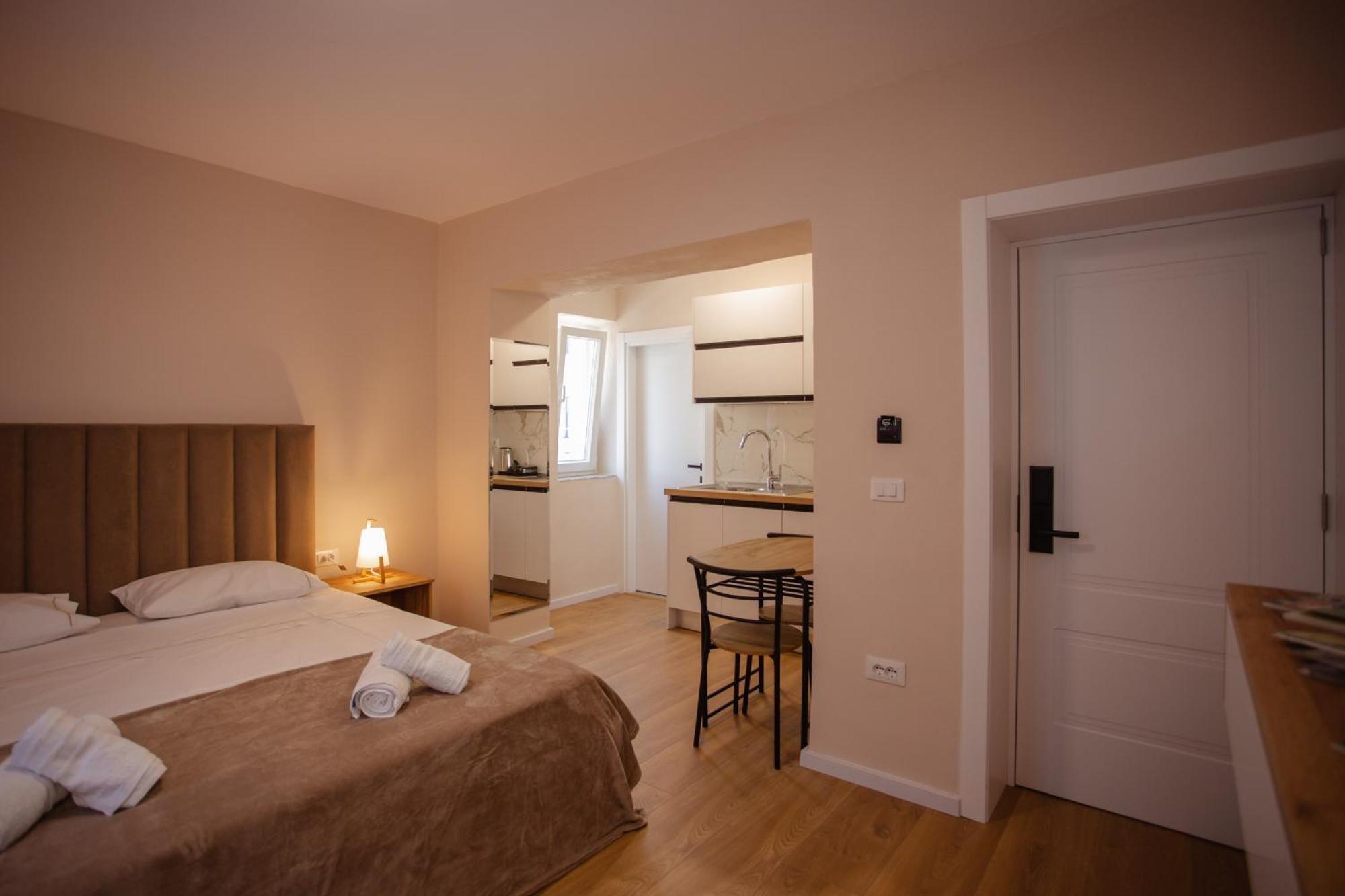 City Center Studio Apartments Shkoder Exterior photo